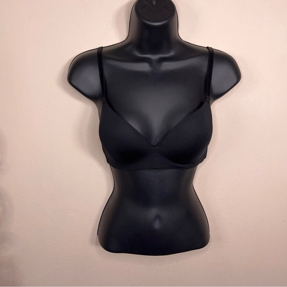34B H&M Black Bra Wireless Lined Adjustable Straps Comfortable Seamless - Picture 5 of 8